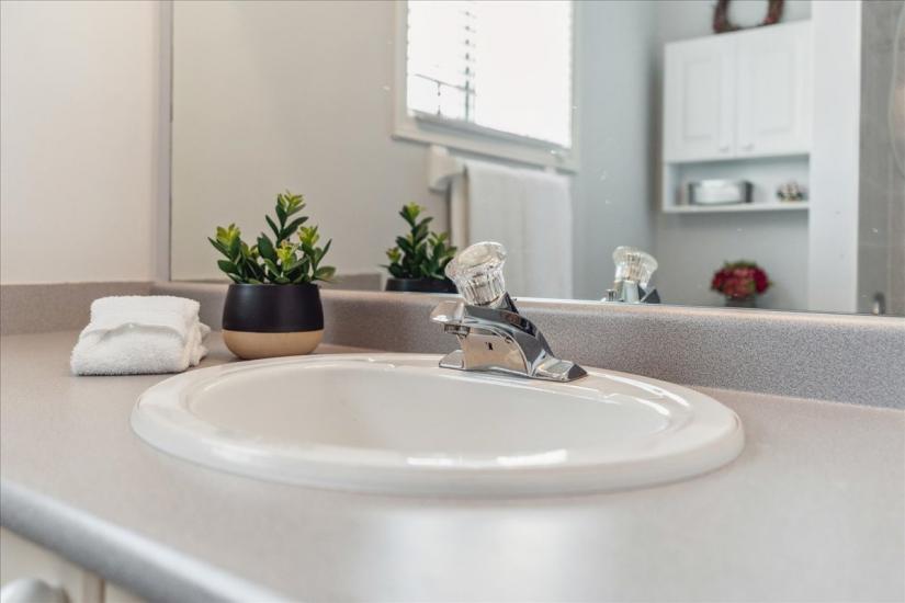 Property listing for 16 Fenwick Place, Waterdown, ON