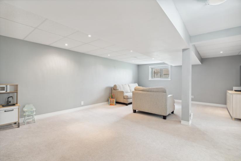 Property listing for 11 Anderson Cres., Smithville, ON