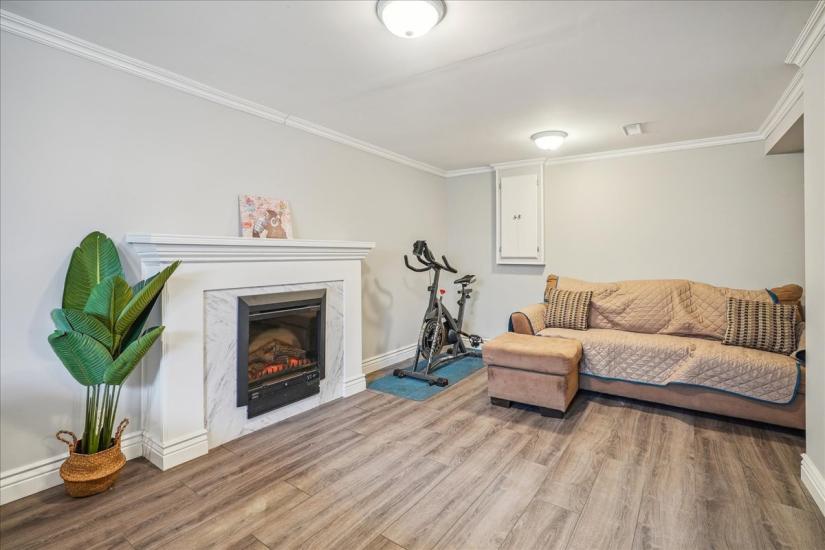 Property listing for 733 Dunn Ave., Hamilton, ON