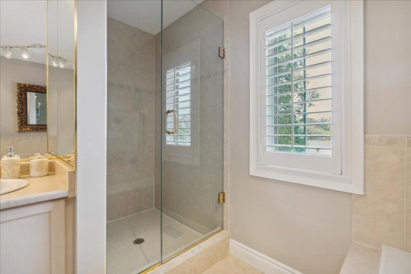Property listing for #101-100 Beddoe Dr., Hamilton, ON