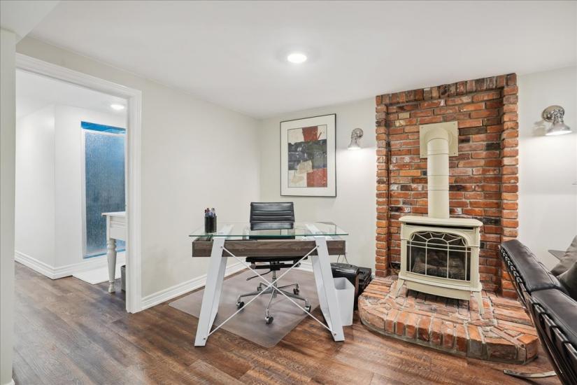 Property listing for 56 Uplands Ave., Hamilton, ON