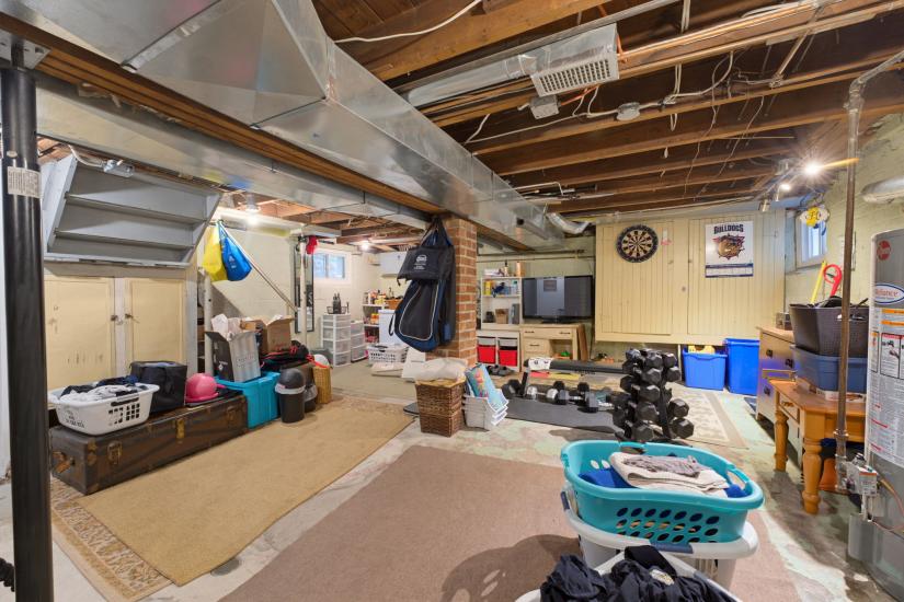 Property listing for 394 Charlton Ave. W., Hamilton, ON
