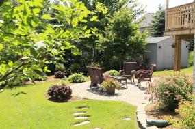 Property listing for 1 Hodge Crt., Dundas, ON