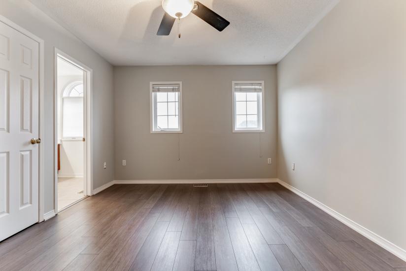 Property listing for 100 Davidson Blvd., Dundas, ON