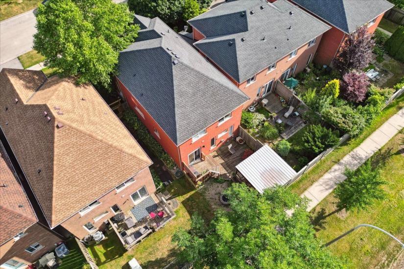 Property listing for 70 Moore Cres., Ancaster, ON