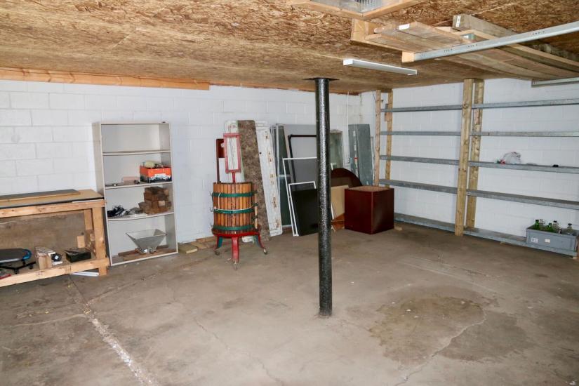 Property listing for 4528 Bridge St., Niagara Falls, ON