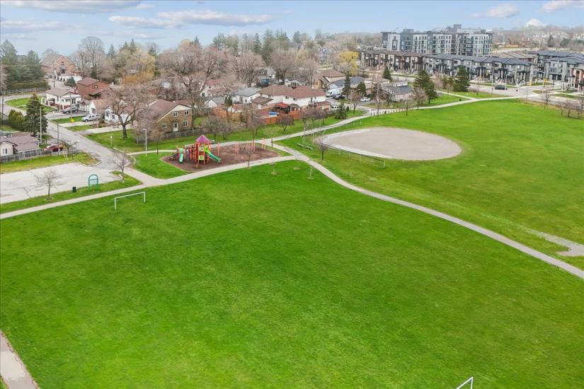 Property listing for 5 Herbert Crt., Stoney Creek, ON