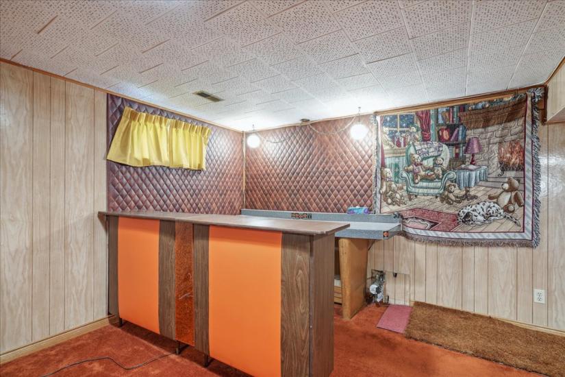 Property listing for 16 Greenwood St., Hamilton, ON