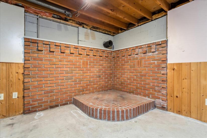 Property listing for 110 Glenashton Dr., Stoney Creek, ON