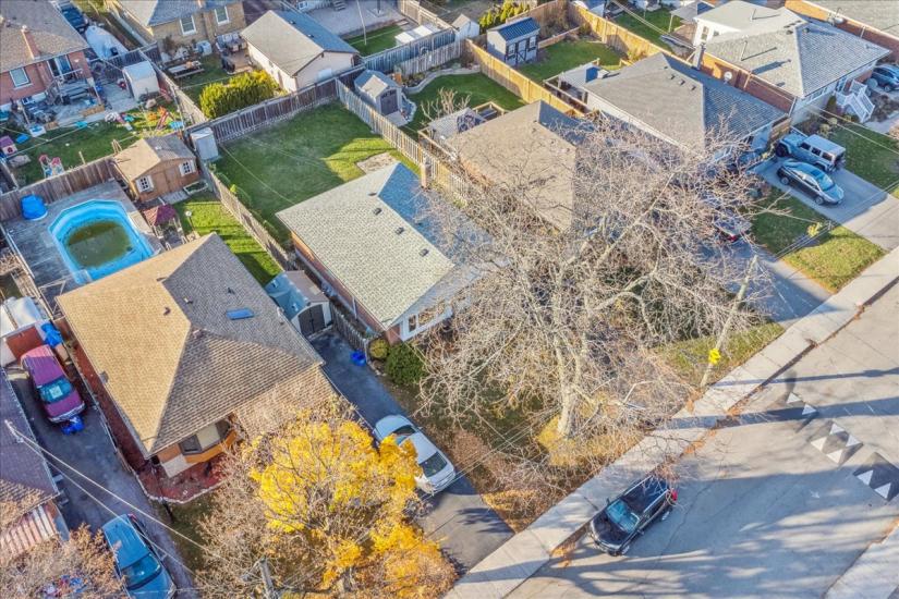 Property listing for 272 East 44th St., Hamilton, ON