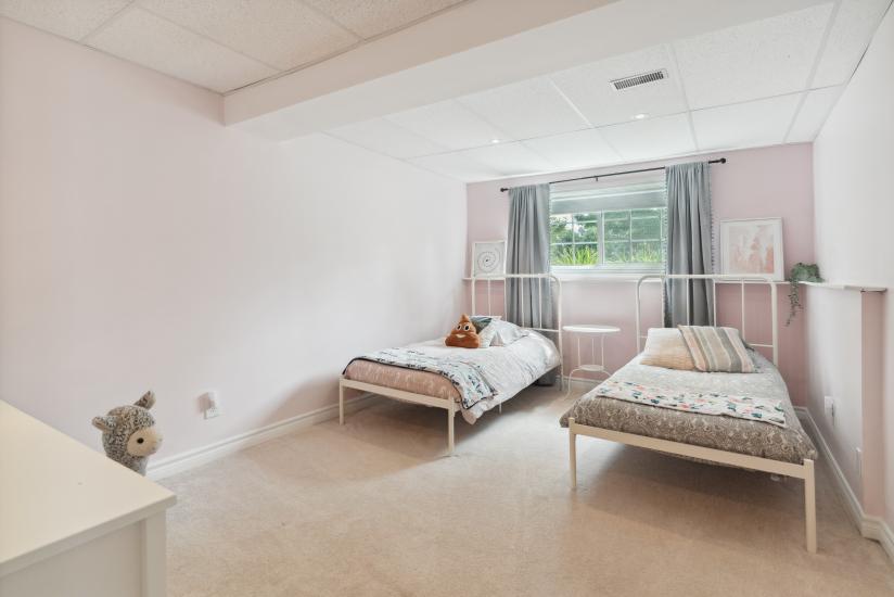 Property listing for 11 Anderson Cres., Smithville, ON