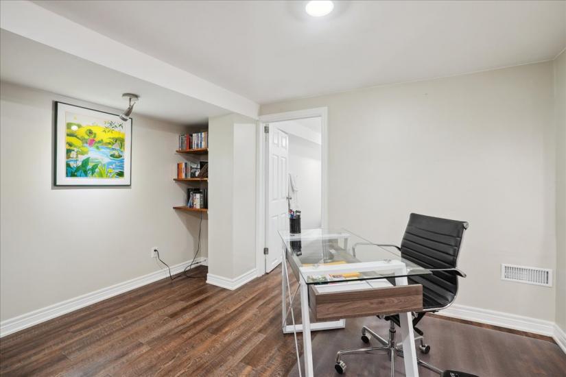 Property listing for 56 Uplands Ave., Hamilton, ON
