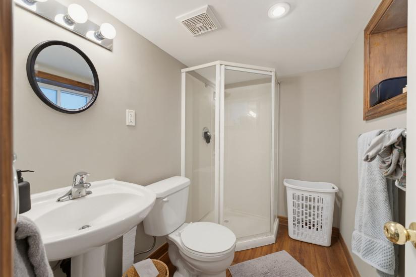 Property listing for 394 Charlton Ave. W., Hamilton, ON