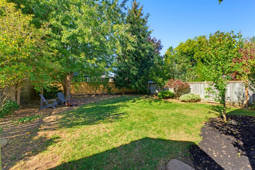 Property listing for 206 Craigroyston Rd., Hamilton, ON