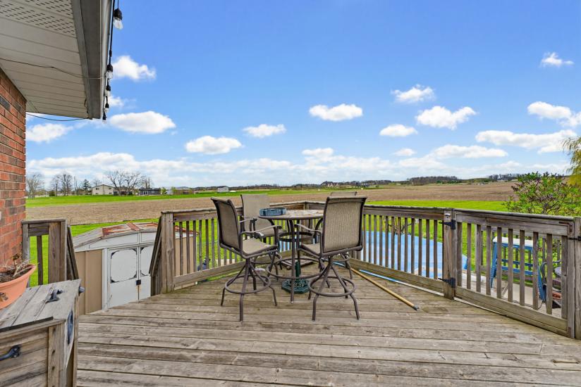 Property listing for 516 Mud St. E., Stoney Creek, ON