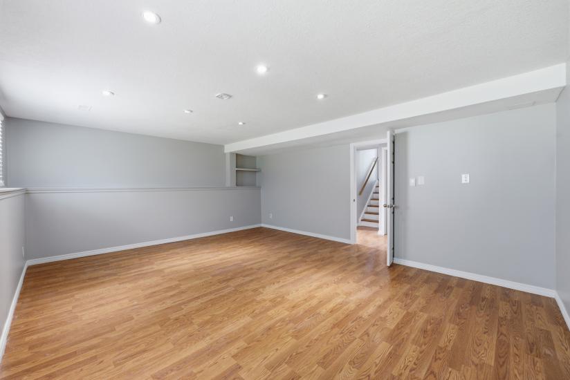Property listing for 42 Terrace Ave., Welland, ON