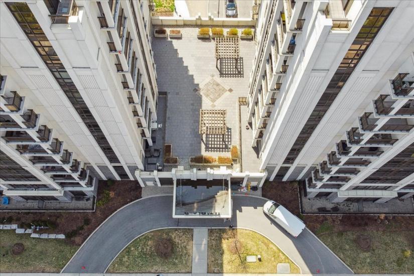 Property listing for #809-81 Robinson St., Hamilton, ON