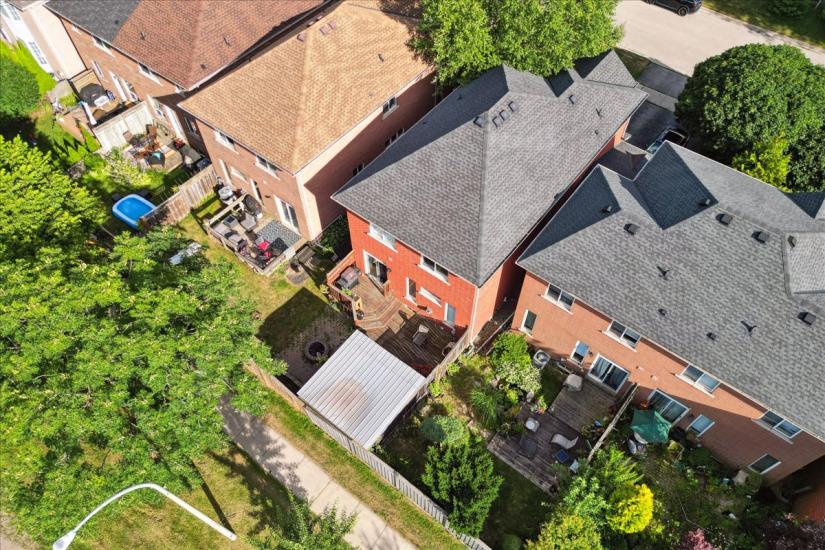 Property listing for 70 Moore Cres., Ancaster, ON