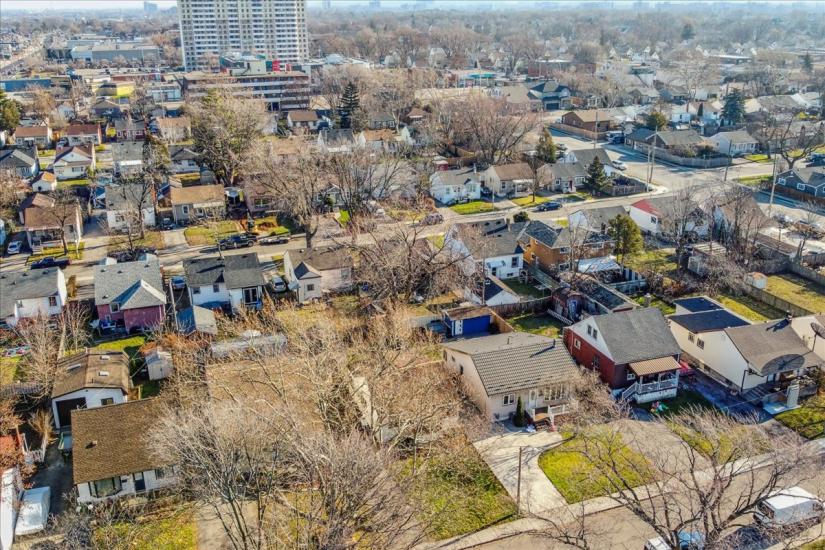Property listing for 276 Ivon Ave., Hamilton, ON