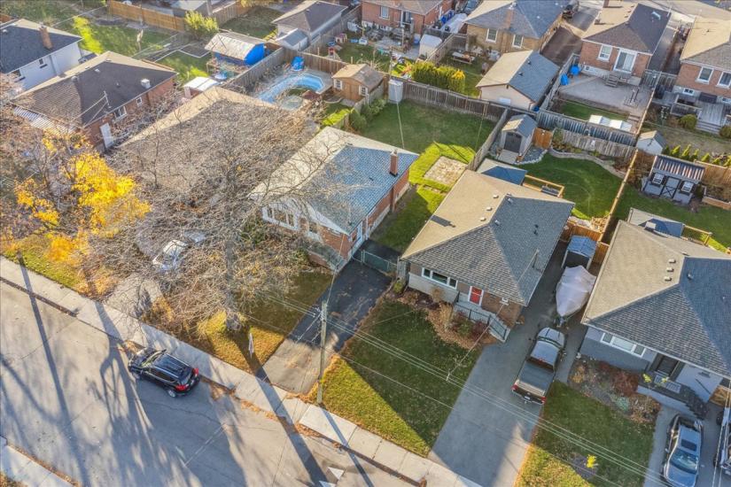 Property listing for 272 East 44th St., Hamilton, ON