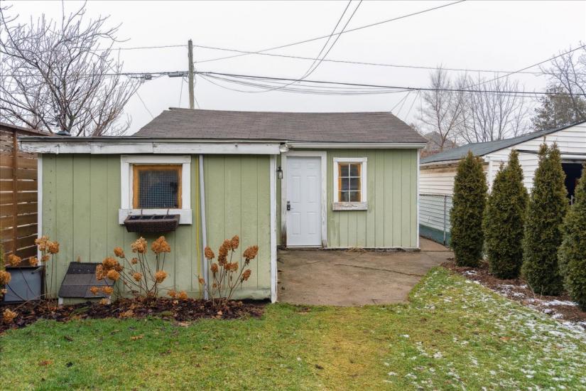 Property listing for 42 Chatham St., Hamilton, ON