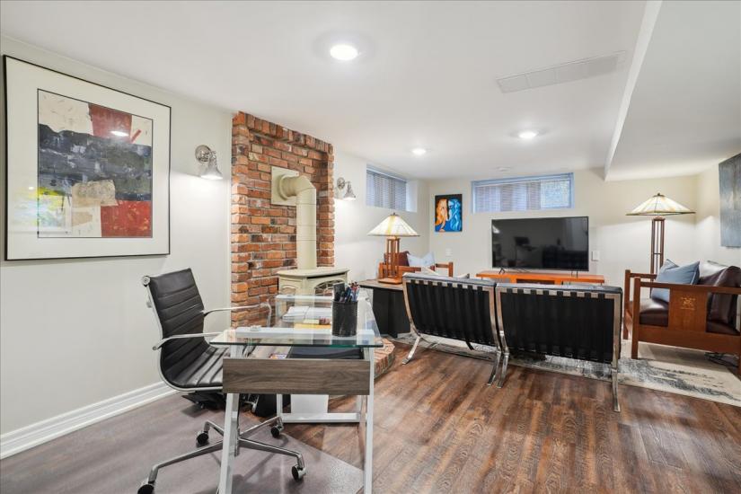Property listing for 56 Uplands Ave., Hamilton, ON