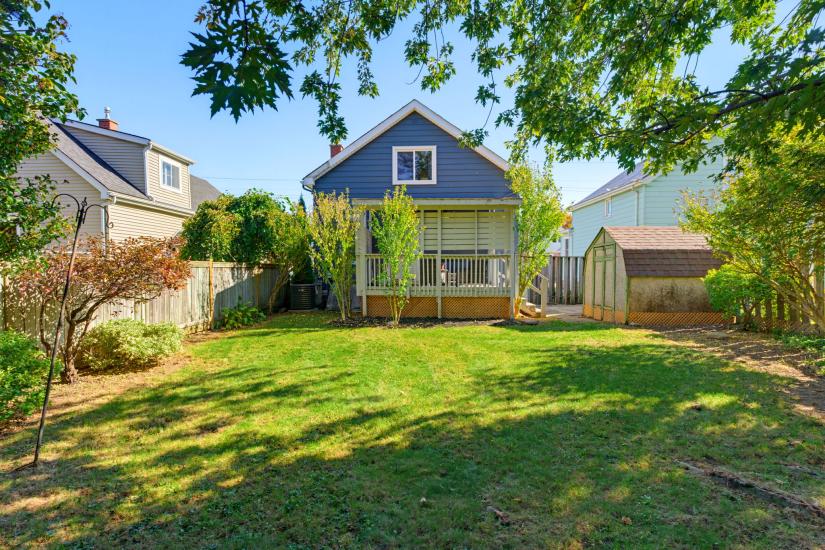 Property listing for 206 Craigroyston Rd., Hamilton, ON
