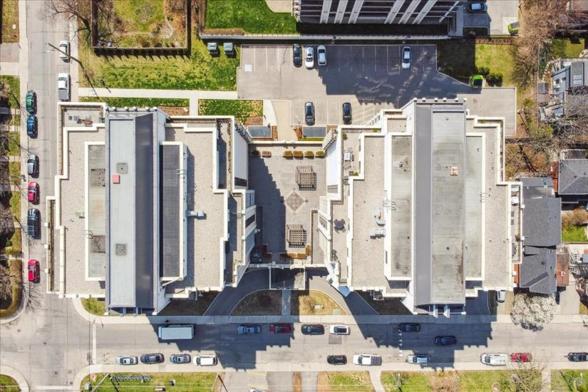 Property listing for #809-81 Robinson St., Hamilton, ON