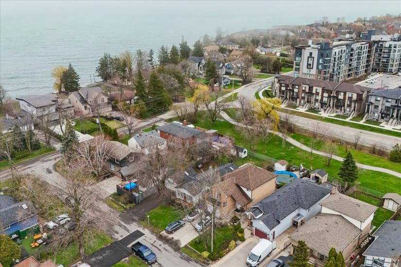 Property listing for 5 Herbert Crt., Stoney Creek, ON