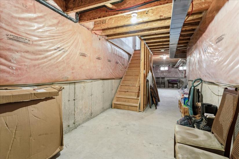 Property listing for 36 Forest Valley Cres., Dundas, ON