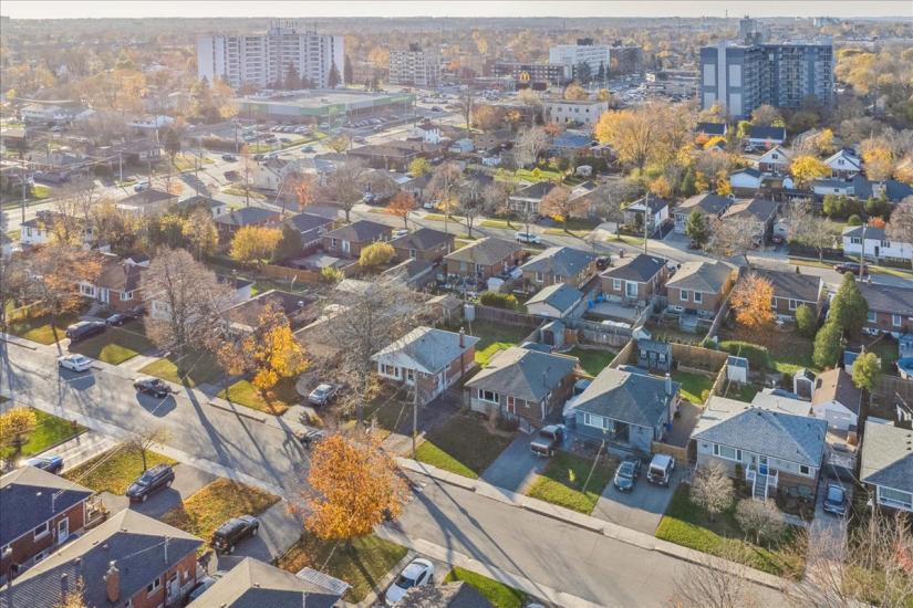 Property listing for 272 East 44th St., Hamilton, ON