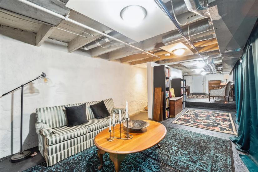 Property listing for 310 Locke St. S., Hamilton, ON