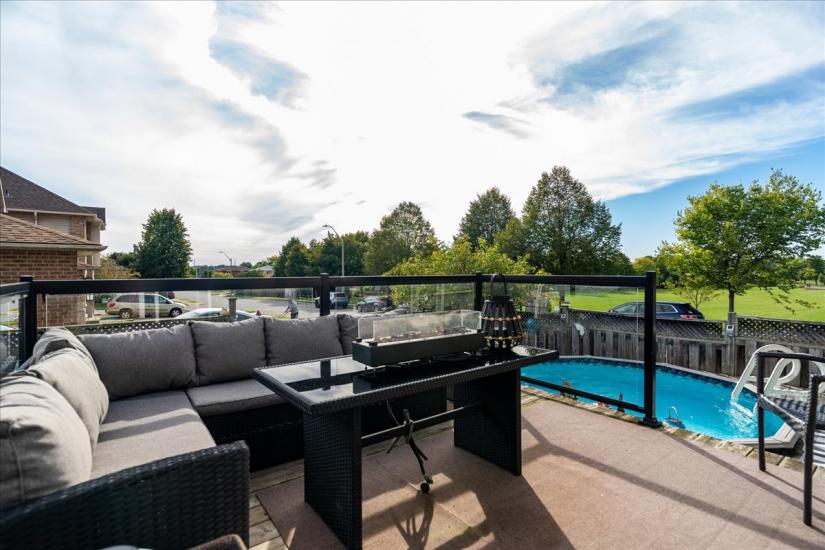 Property listing for 75 Claudette Gate, Hamilton, ON