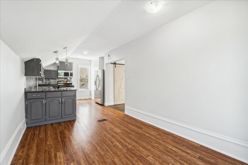 Property listing for 116 Grand River Ave., Brantford, ON