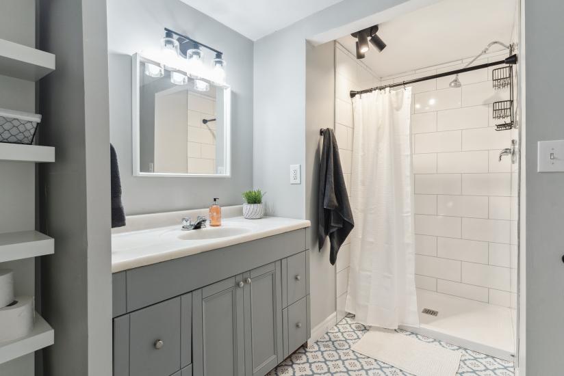 Property listing for 11 Anderson Cres., Smithville, ON