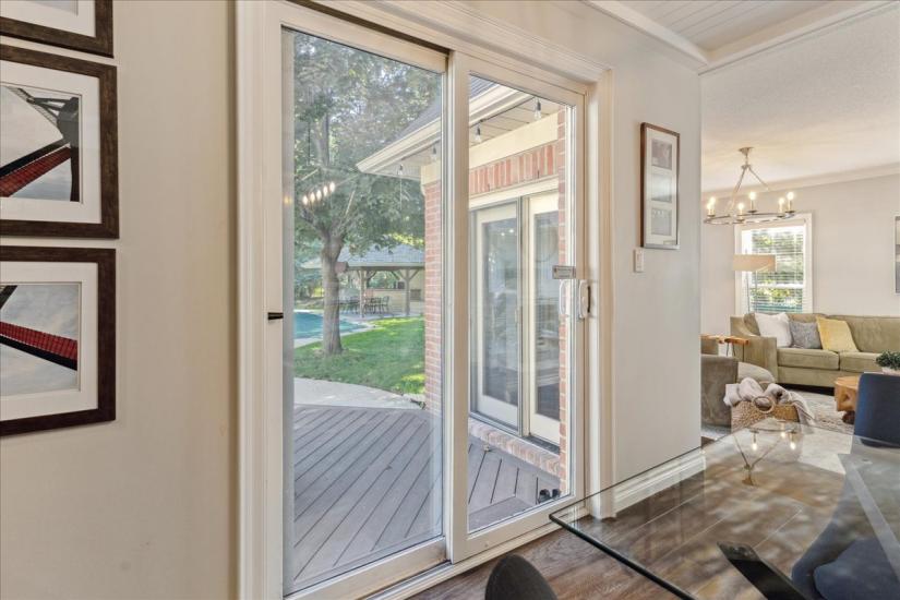 Property listing for 34 Gladiola Dr., Carlisle, ON