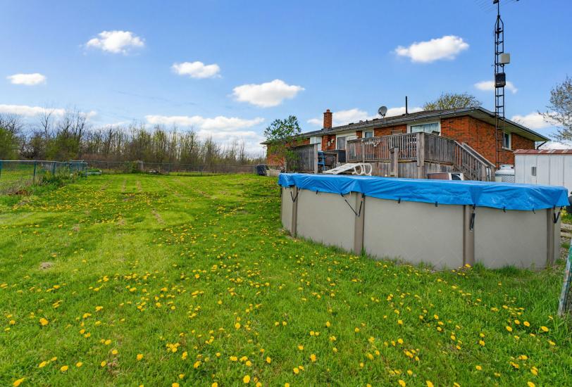 Property listing for 516 Mud St. E., Stoney Creek, ON