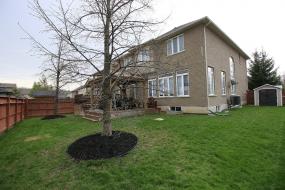 Property listing for 3 Pickard Ave., Ancaster, ON