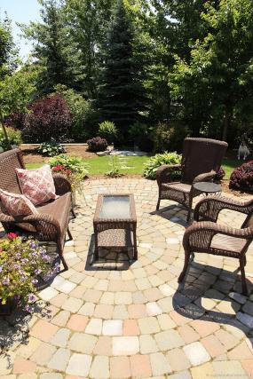 Property listing for 1 Hodge Crt., Dundas, ON