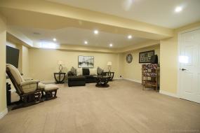Property listing for 183 Tanglewood Dr., Binbrook, Ontario