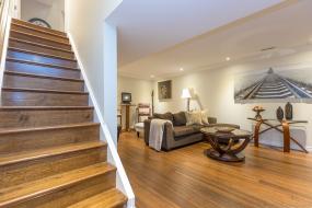 Property listing for 10 Kopperfield Lane, Glancaster, ON