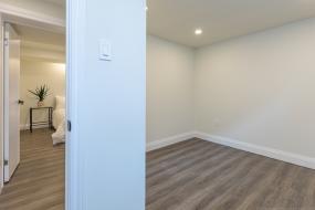 Property listing for 543 Upper Sherman Ave., Hamilton, ON