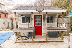 Property listing for 128 York Rd., Dundas, ON