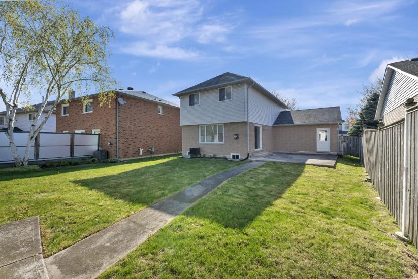 Property listing for 60 Kitty Murray Lane, Ancaster, ON