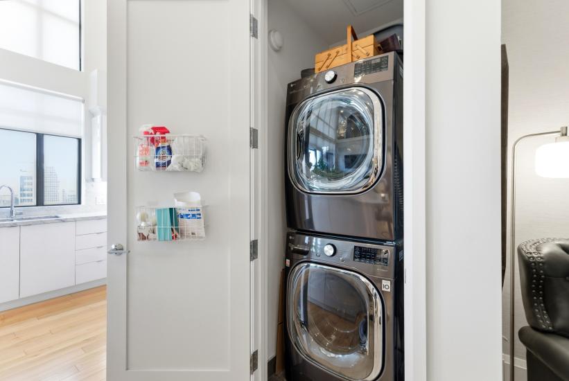 Property listing for #PH4-112 King St. E., Hamilton, ON