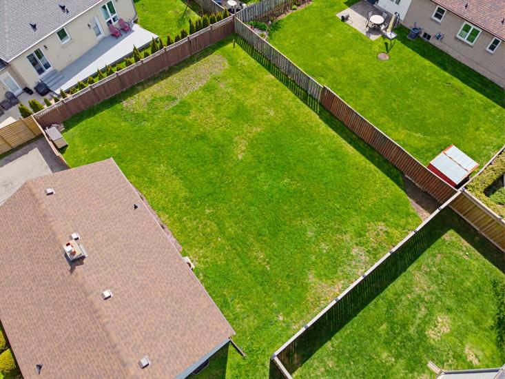 Property listing for 10 Oakley Crt., Ancaster, ON