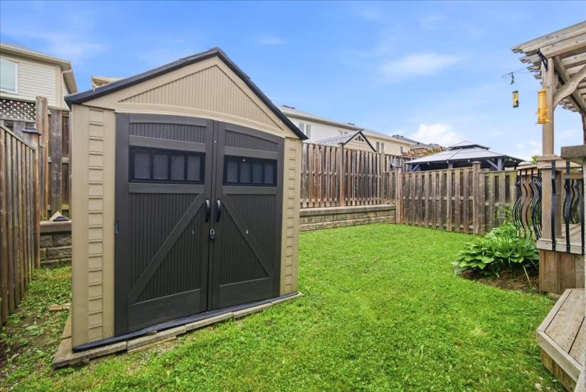 Property listing for 40 Whitwell Way, Binbrook, ON