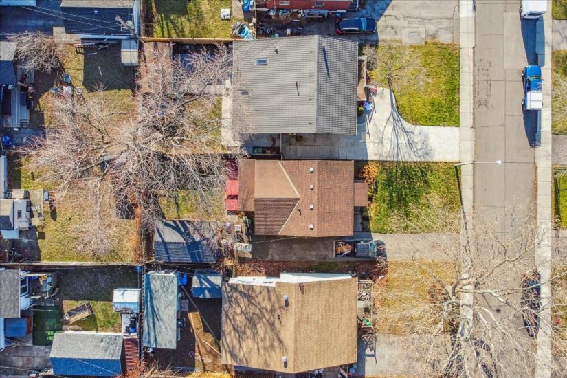 Property listing for 276 Ivon Ave., Hamilton, ON