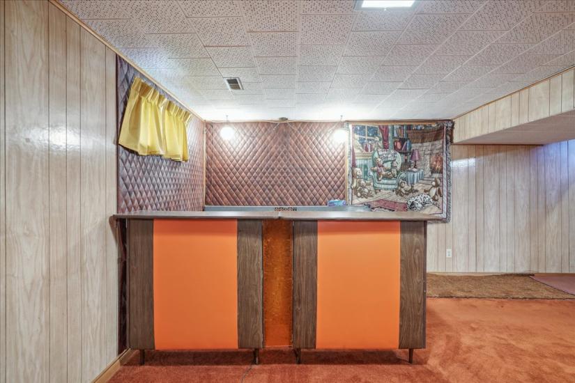 Property listing for 16 Greenwood St., Hamilton, ON