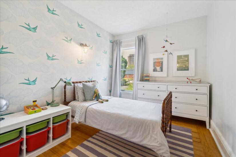 Property listing for 179 Hess St. S., Hamilton, ON